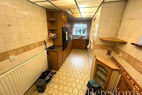 3 bedroom semi-detached house for sale, Dawes Avenue, Hornchurch, RM12