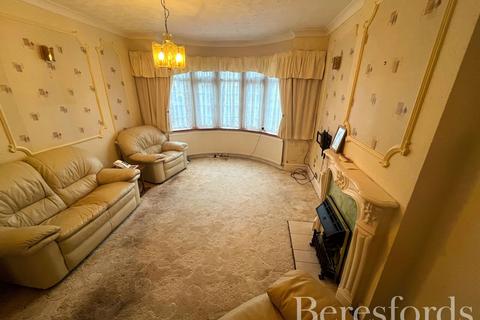 3 bedroom semi-detached house for sale, Dawes Avenue, Hornchurch, RM12