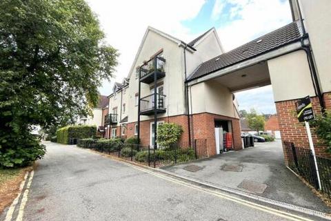 2 bedroom flat for sale, Towpath Gardens, The Moorings, Swindon, SN1 5AD