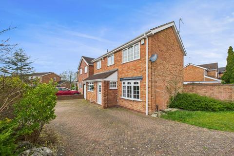 3 bedroom detached house to rent, Dunsford Close, Brierley Hill