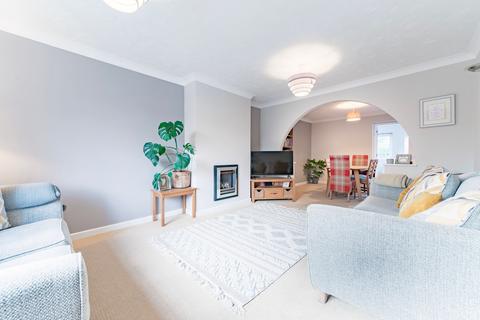 12 Ropes Walk, Blofield, Norwich, NR13 4JB