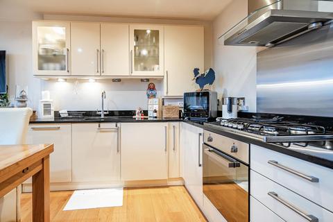 2 bedroom flat for sale, Albemarle Road, Beckenham, Kent, BR3