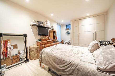 2 bedroom flat for sale, Albemarle Road, Beckenham, Kent, BR3