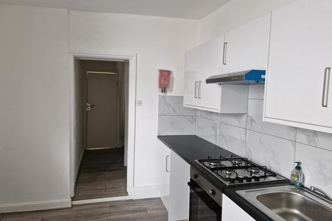 1 bedroom apartment to rent, Park Lane, London