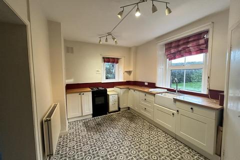 3 bedroom detached house to rent, Llandinabo