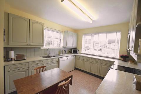 undefined, Allnut Close, Watlington