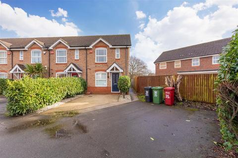 2 bedroom end of terrace house for sale, Eltham Avenue, Cippenham