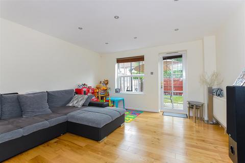 2 bedroom end of terrace house for sale, Eltham Avenue, Cippenham