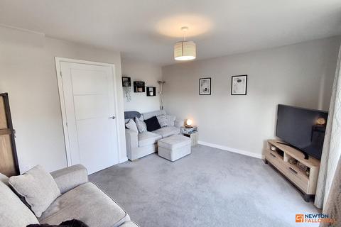 2 bedroom end of terrace house for sale, Manor Drive, Gunthorpe, Peterborough, PE4