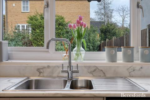 19 Marks Close, Ingatestone, CM4 9AR