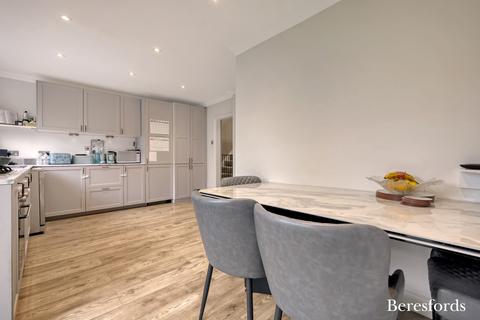 19 Marks Close, Ingatestone, CM4 9AR