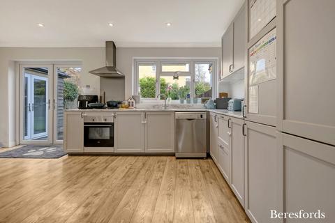 19 Marks Close, Ingatestone, CM4 9AR