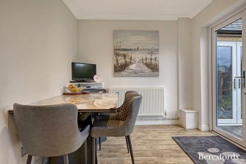 19 Marks Close, Ingatestone, CM4 9AR
