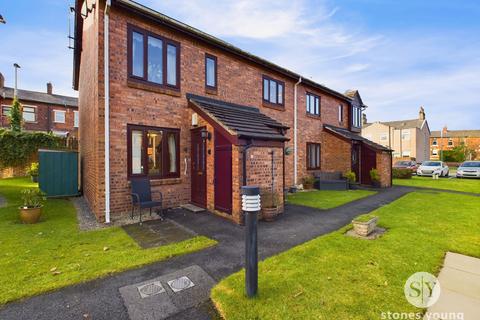 2 bedroom ground floor flat for sale, Preston Old Road, Blackburn, BB2