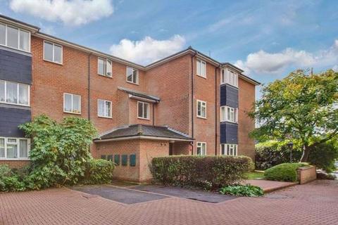 2 bedroom flat for sale, Holtspur Top Lane, Beaconsfield HP9