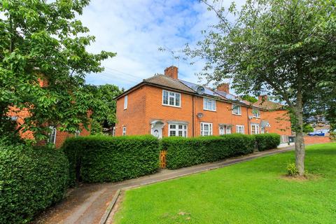 2 bedroom end of terrace house to rent, Manor Farm Drive, London E4