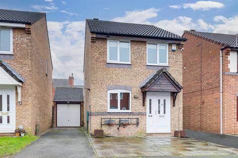 3 bedroom detached house for sale, Kingfisher Close, Basford NG6