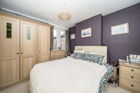 2 bedroom flat for sale, Fletcher Road, London W4