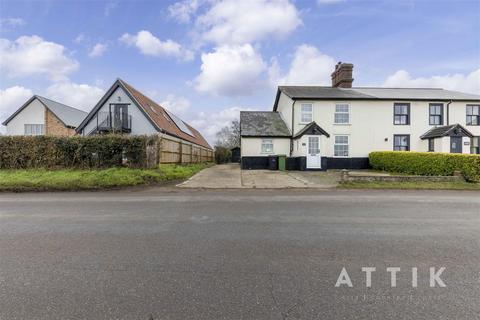 4 bedroom semi-detached house for sale, Mill Road, Banham