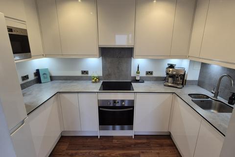 2 bedroom flat for sale, Needleman Close, Colindale