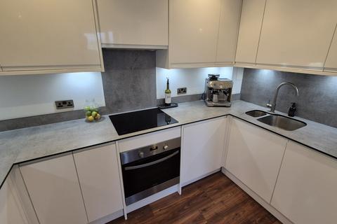 2 bedroom flat for sale, Needleman Close, Colindale