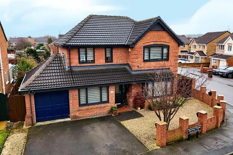 4 bedroom detached house for sale, Spring Close, Pontefract WF9