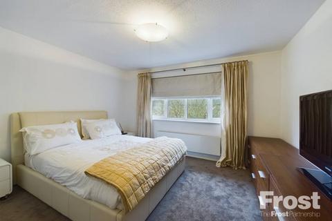 2 bedroom maisonette for sale, Beagle Close, Feltham, Middlesex, TW13