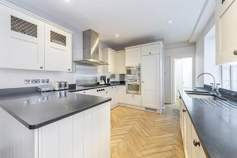 4 bedroom apartment to rent, East Heath Road, Hampstead NW3