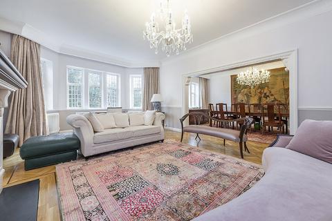 4 bedroom apartment to rent, East Heath Road, Hampstead NW3