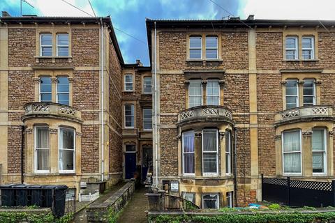 2 bedroom flat to rent, Whatley Road, Bristol BS8