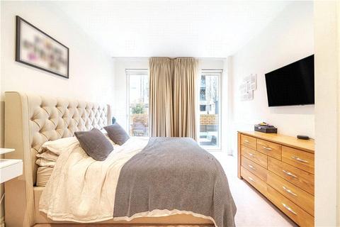 12 Fairbourne Road, London, SW4 8DZ