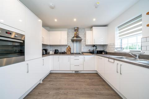 5 Barn View, Edlesborough, Dunstable, LU6 2FT