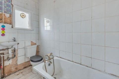 41a Lenham Road, Thornton Heath, CR7 8QT