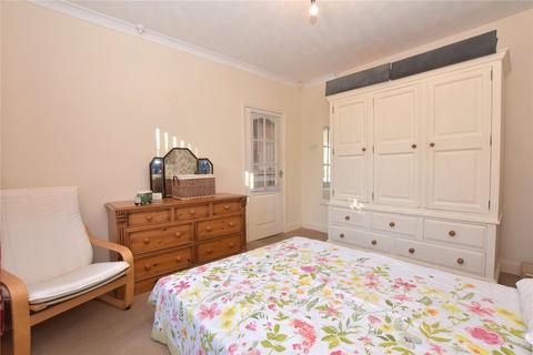 9 Bentley Mount, Leeds, LS6 4AU