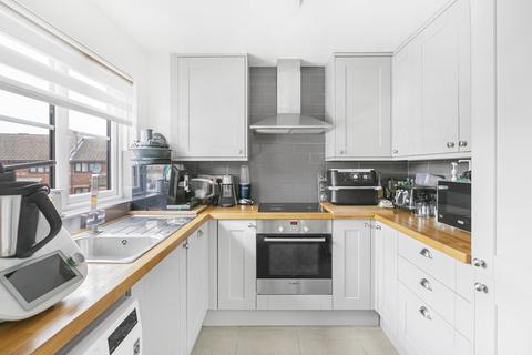 29 Lowry Crescent, Mitcham, CR4 3NQ