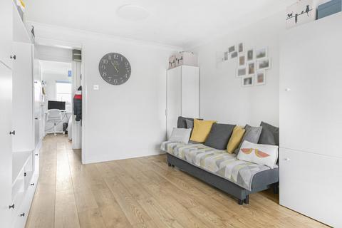 29 Lowry Crescent, Mitcham, CR4 3NQ