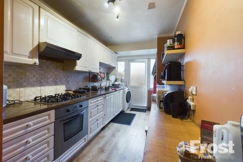 3 bedroom terraced house for sale, Station Crescent, Ashford, Surrey, TW15