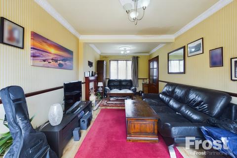 121 Station Crescent, Ashford, TW15 3HN