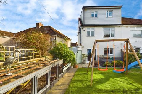 4 bedroom end of terrace house for sale, Southfield Avenue, Bristol BS15