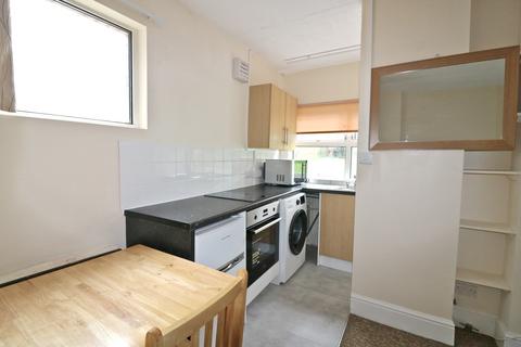 Studio to rent, Castlebar Hill, Ealing, London, W5