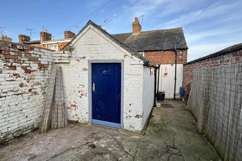 2 bedroom end of terrace house for sale, Charlotte Row, Ellesmere.