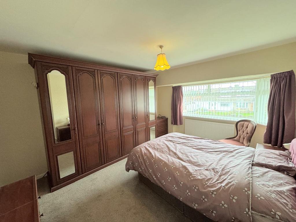 Bedroom (front)