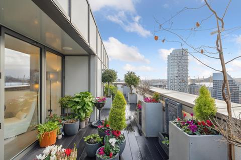 2 bedroom apartment for sale, Wharfside Point South, Prestons Road, London, E14