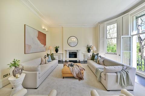 3 bedroom flat for sale, Onslow Gardens, London