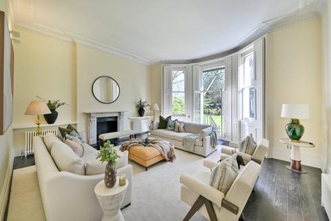 3 bedroom flat for sale, Onslow Gardens, London