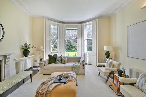3 bedroom flat for sale, Onslow Gardens, London