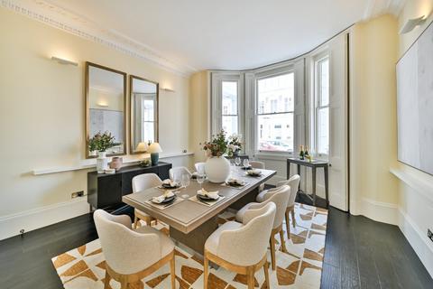 3 bedroom flat for sale, Onslow Gardens, London