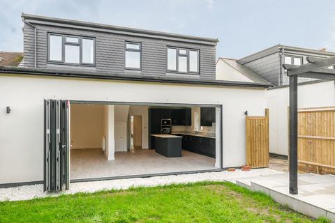 35 Hillview Road, Chislehurst, BR7 6DR