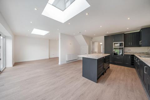 35 Hillview Road, Chislehurst, BR7 6DR