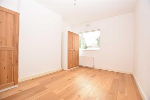 2 bedroom flat for sale, Heriot Road, London